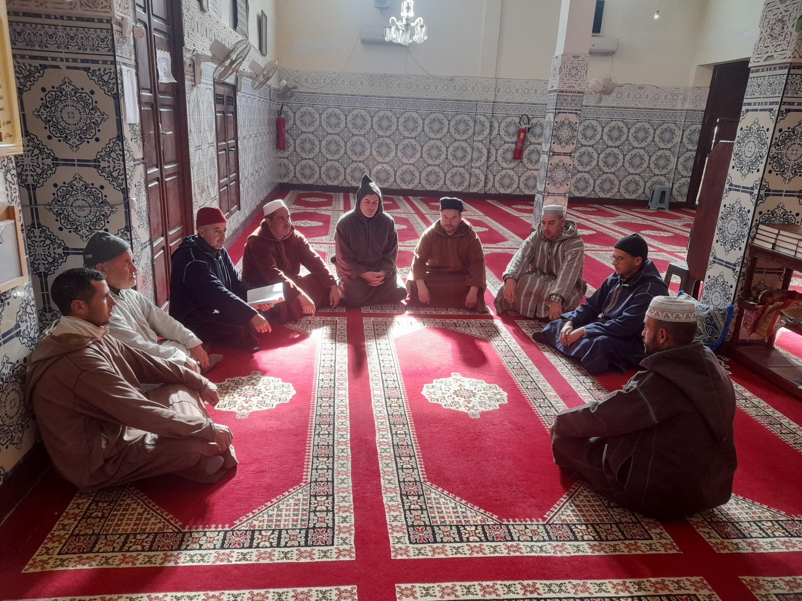 تقرير عن نشاط علمي في موضوع: “دورة تكوينية في ماجرى به العمل”