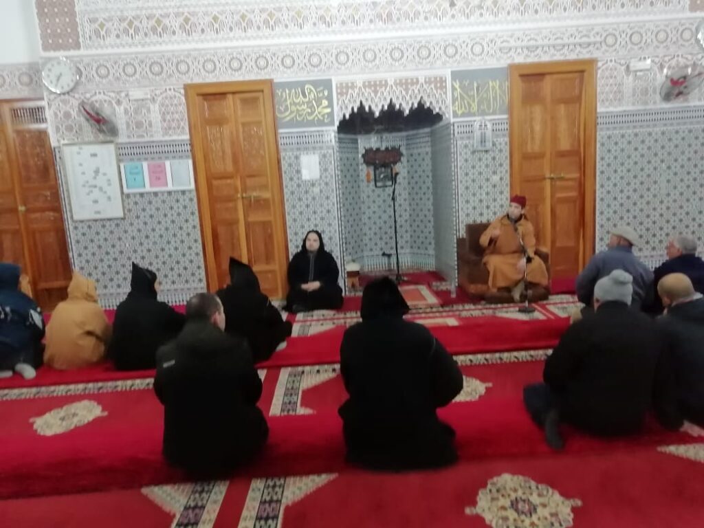 1ac1e84c-706d-4b54-99c8-77250f6c2181-1024x768 تقرير عن درس وعظي بعنوان : «وجوب الانخراط في الشأن العام على أساس التواصي بالحق والتواصي بالصبر» ، بمسجد ابن بري : تازة ( منطقة التجريب رقم : 6 ) .