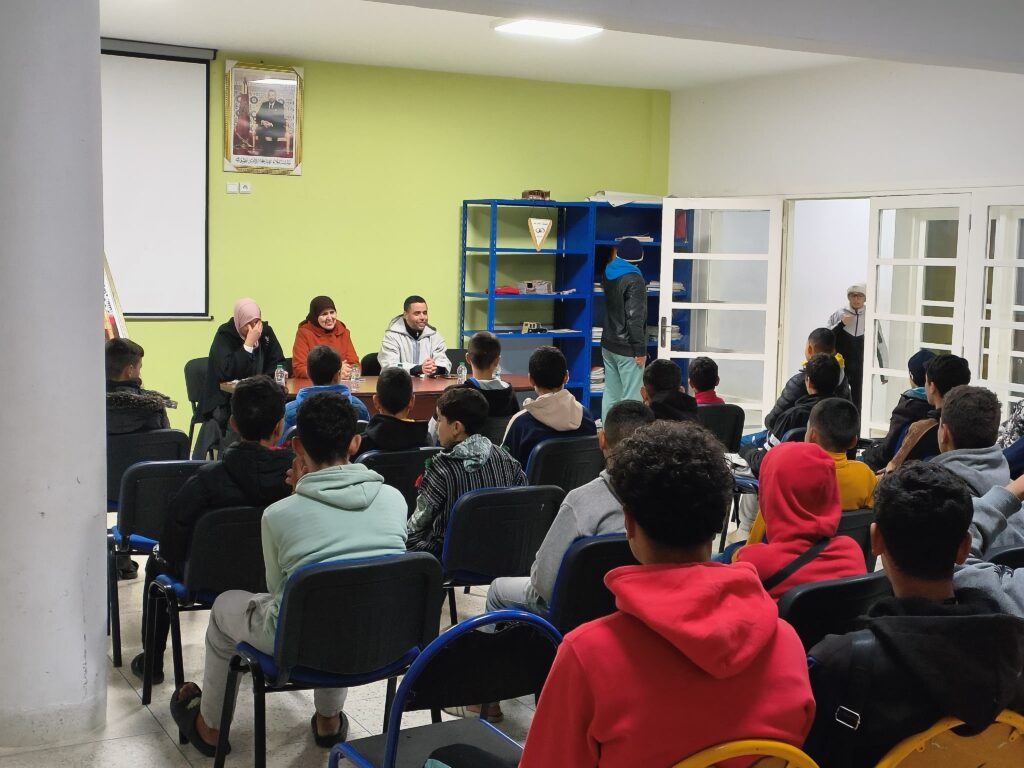 2886d4ee-23b3-48cc-982c-0ba4614ebe7c-1024x768 تقرير عن نشاط علمي في موضوع: "المنهج النبوي في تربية الشباب"