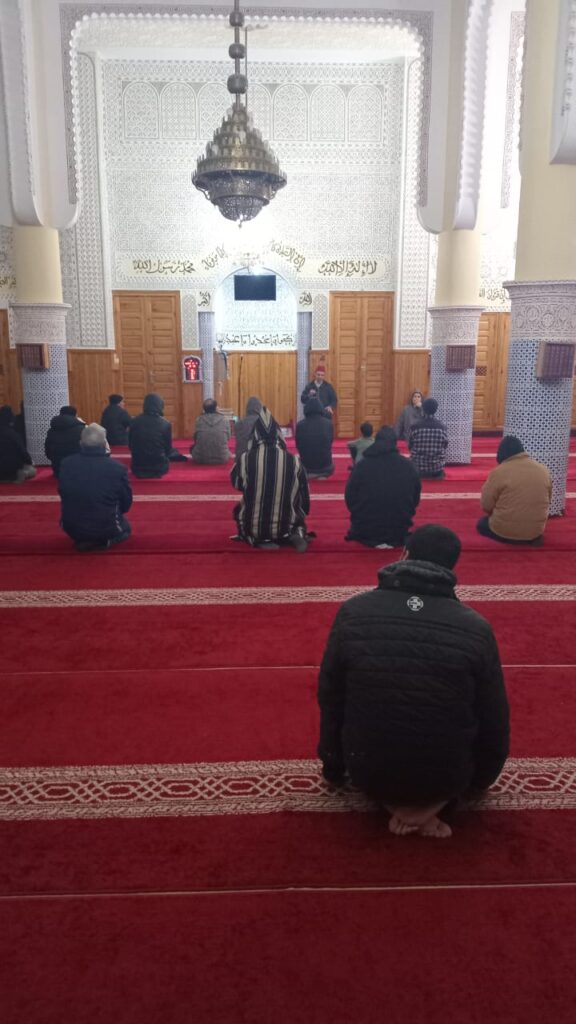 5bce3052-9657-4e58-95c7-55a2450b6722-576x1024 درس وعظي بعنوان " وجوب الانخراط في الشأن العام على أساس التواصي بالحق والتواصي بالصبر" بمنطقة التجريب 07 مسجد الفتح أكنول