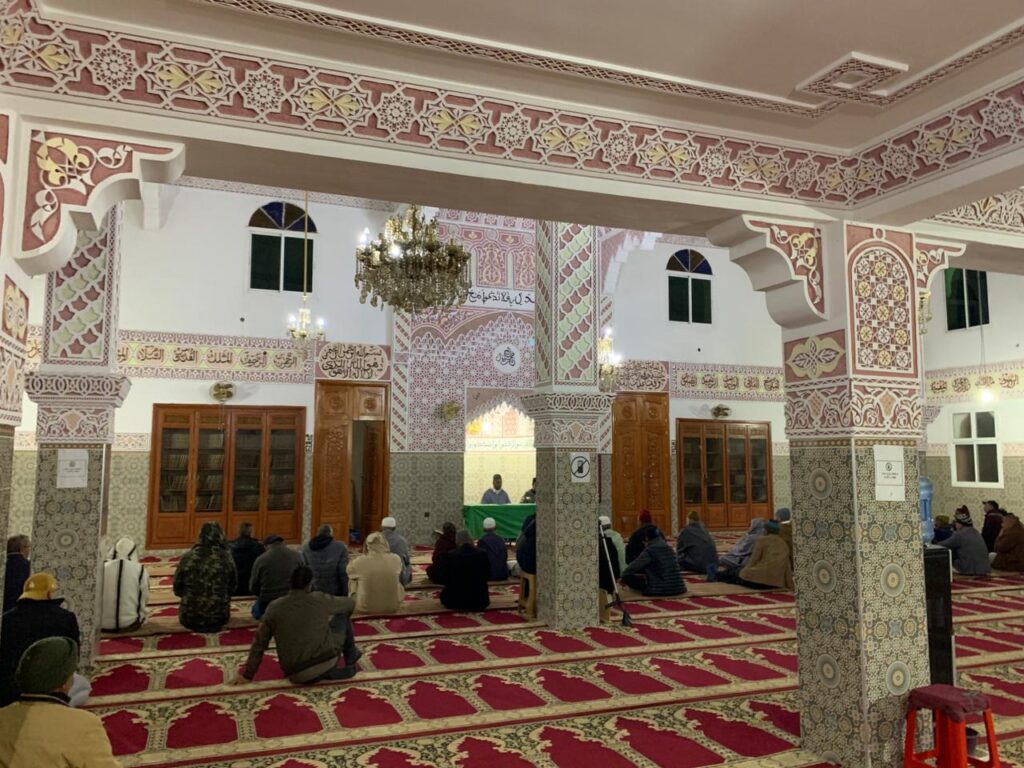 IMG-20251201-WA0045-1024x768 تقرير عن ندوة بعنوان : "هدي النبي صلى الله عليه وسلم مع أهل بيته".