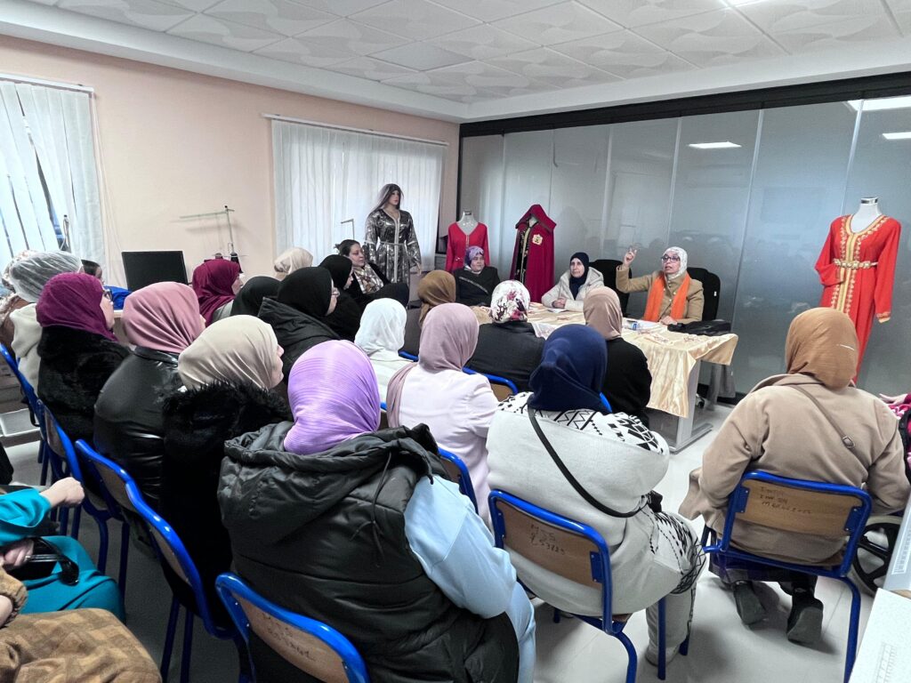 IMG-20251206-WA0036-1024x768 تقرير عن ندوة بعنوان : "الحد من العنف ضد النساء" .