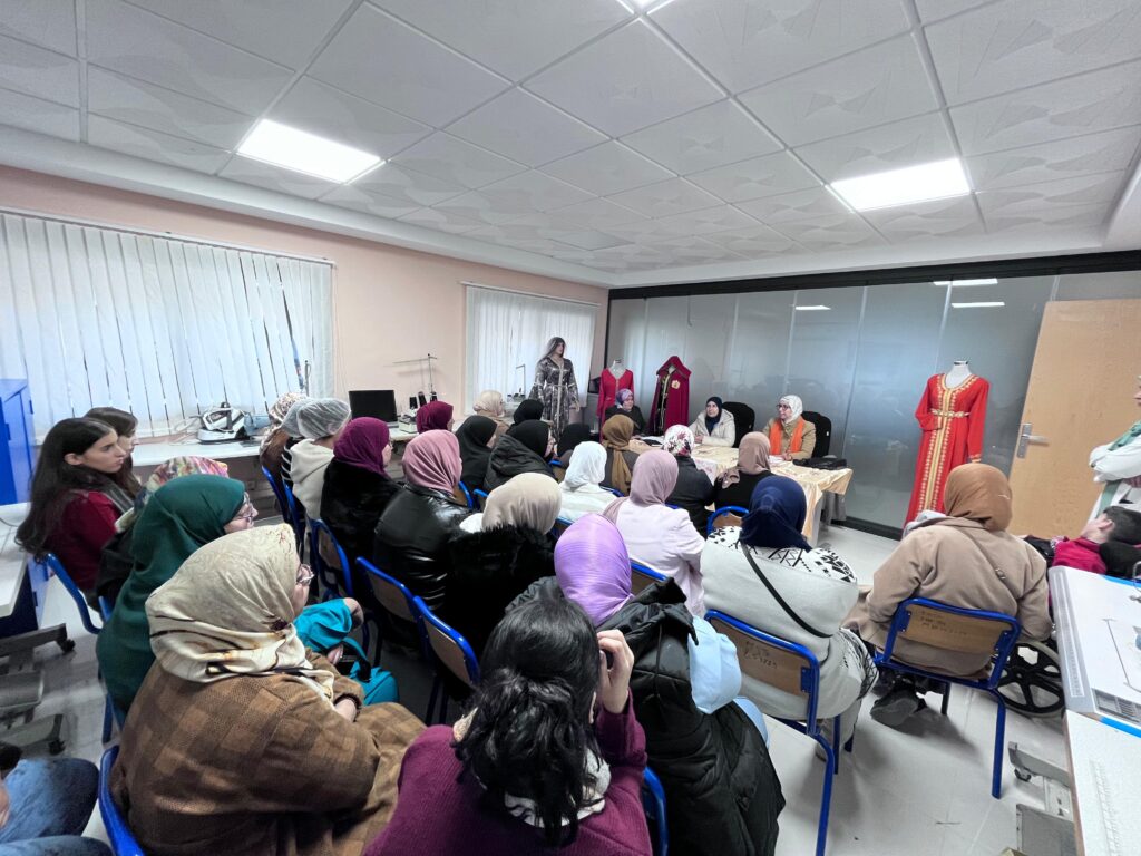 IMG-20251206-WA0042-1024x768 تقرير عن ندوة بعنوان : "الحد من العنف ضد النساء" .