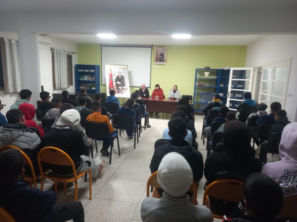 b561fd11-d3a4-40c5-8297-73a6fc29228e-1024x768 تقرير عن نشاط علمي في موضوع: "المنهج النبوي في تربية الشباب"