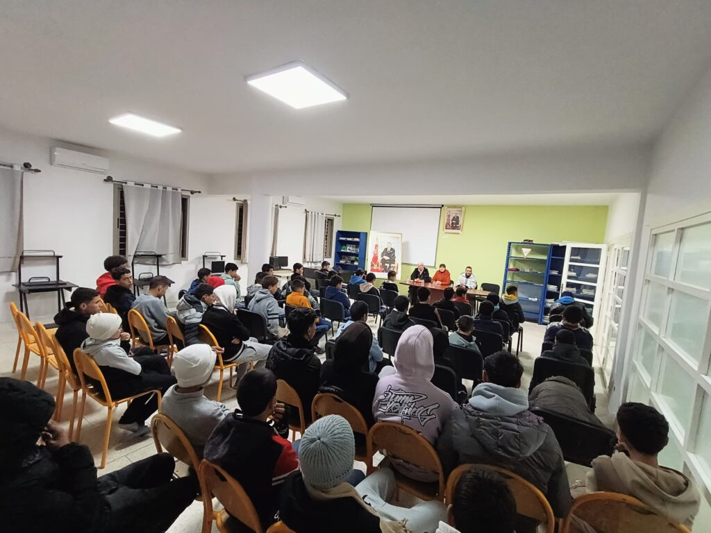 d1d6ee07-2466-4c92-ac2b-45ef9b8b8271-1024x768 تقرير عن نشاط علمي في موضوع: "المنهج النبوي في تربية الشباب"