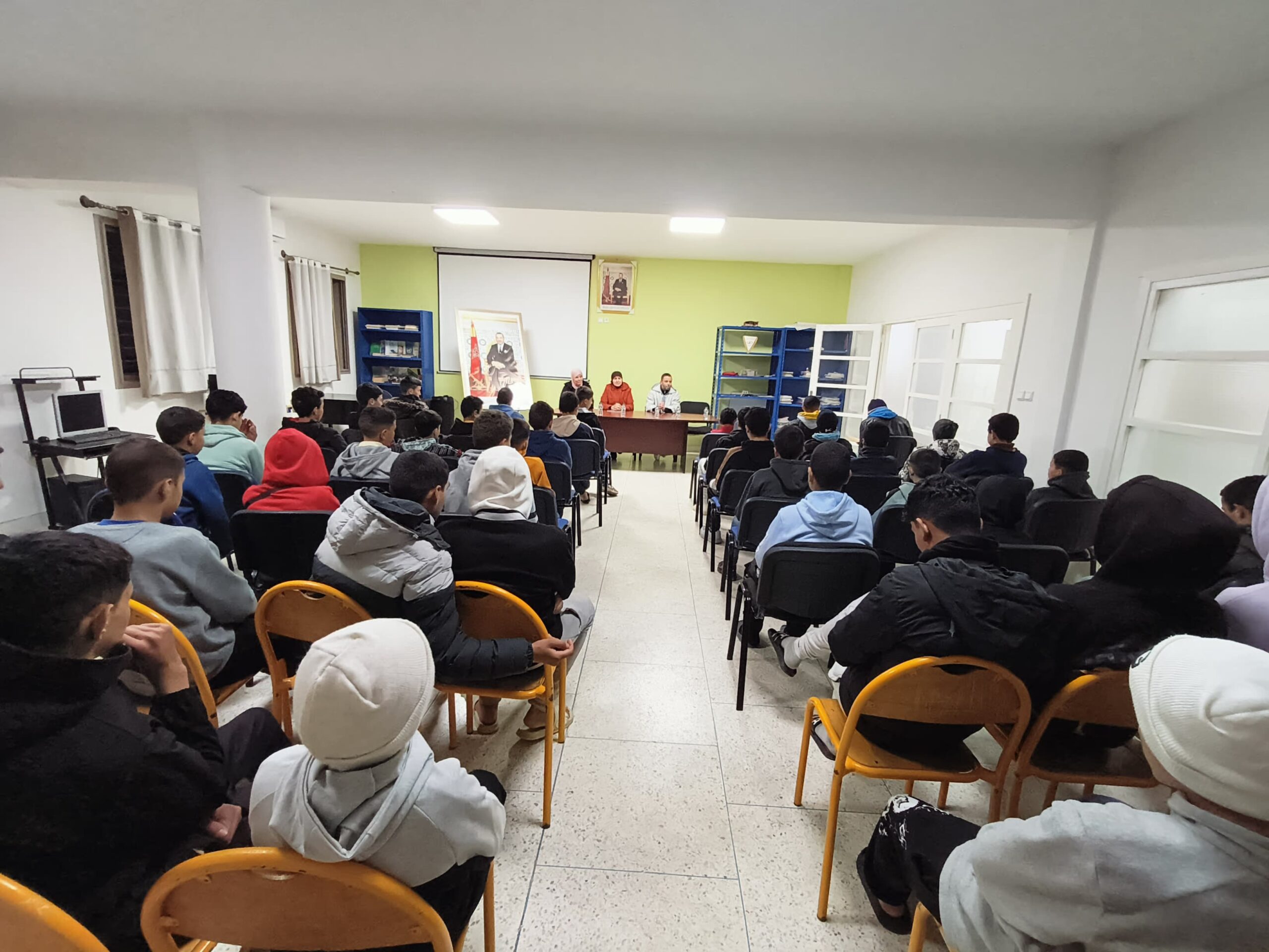 تقرير عن نشاط علمي في موضوع: “المنهج النبوي في تربية الشباب”