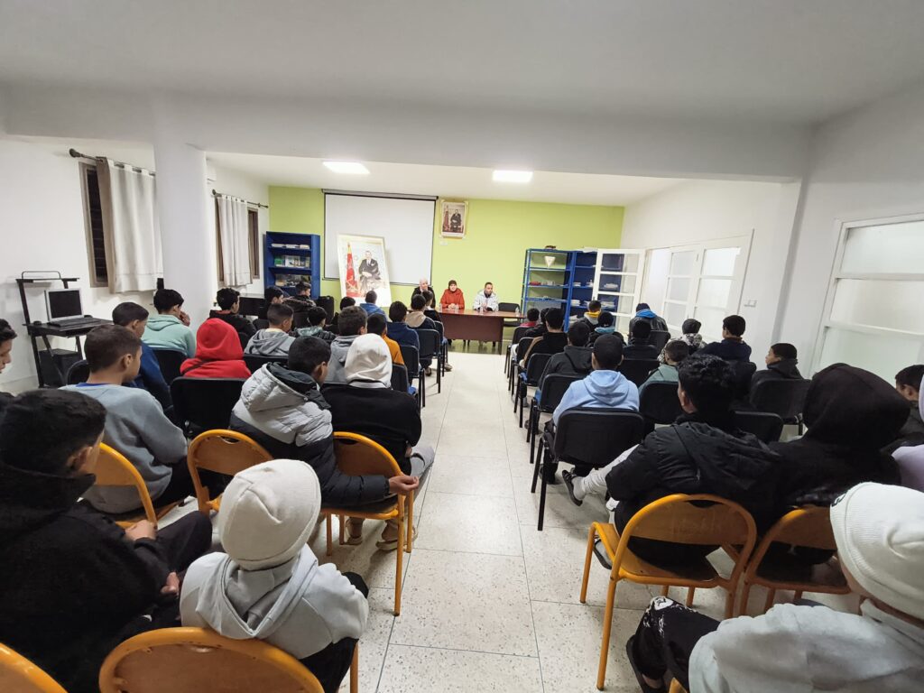 fec860f6-d759-4f54-b015-9bafb21db5a7-1024x768 تقرير عن نشاط علمي في موضوع: "المنهج النبوي في تربية الشباب"