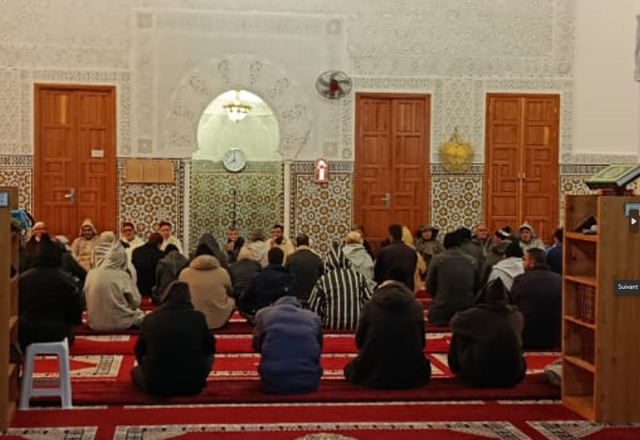 تقرير عن نشاط علمي في موضوع: مجلس للصلاة على رسول الله صلى الله عليه وسلم (إعداد: ذ.عبد الرحيم الكتامي)