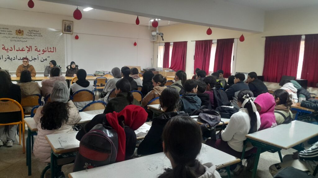 1000107237-1024x576 تقرير عن نشاط علمي في موضوع: "رفع المعنويات من خلال السيرة النبوية أساليب وأهداف"