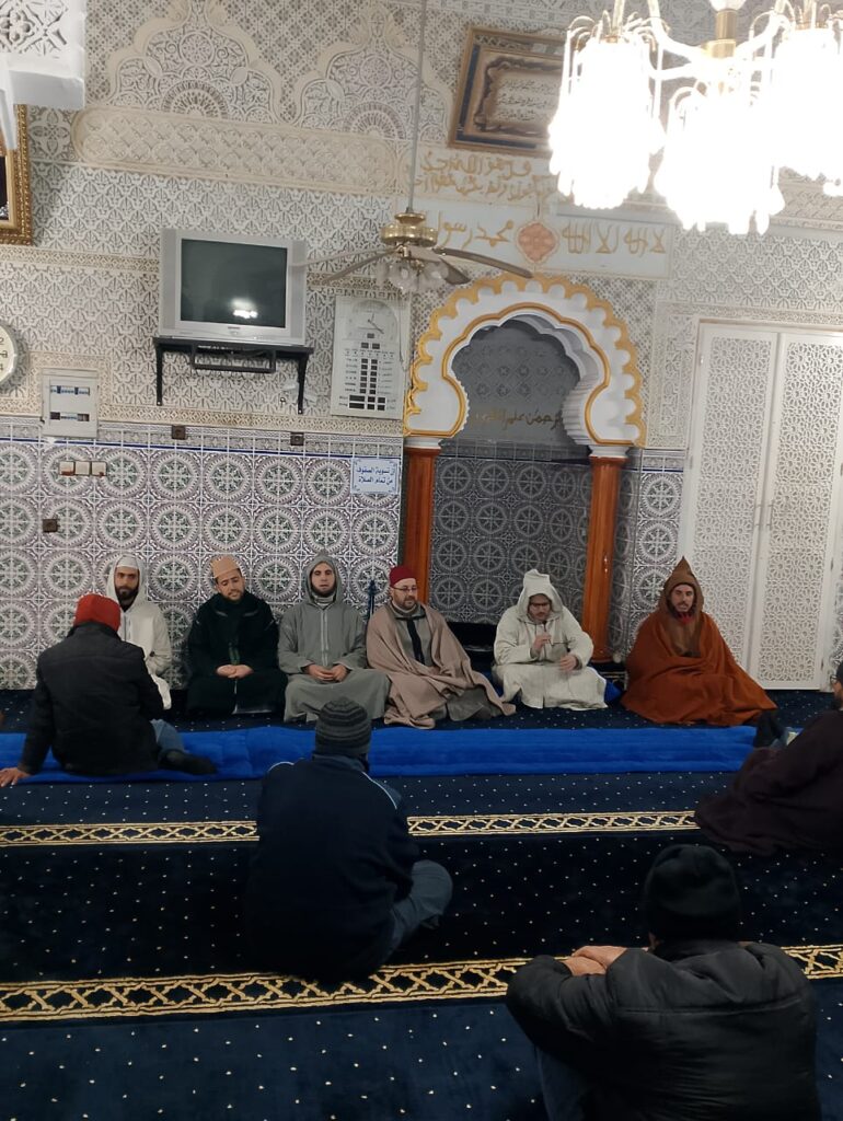 1000145690-770x1024 تقرير عن نشاط ديني في موضوع: مجلس الصلاة والسلام على رسول الله صلى الله عليه وسلم (إعداد: سعيد وردة)