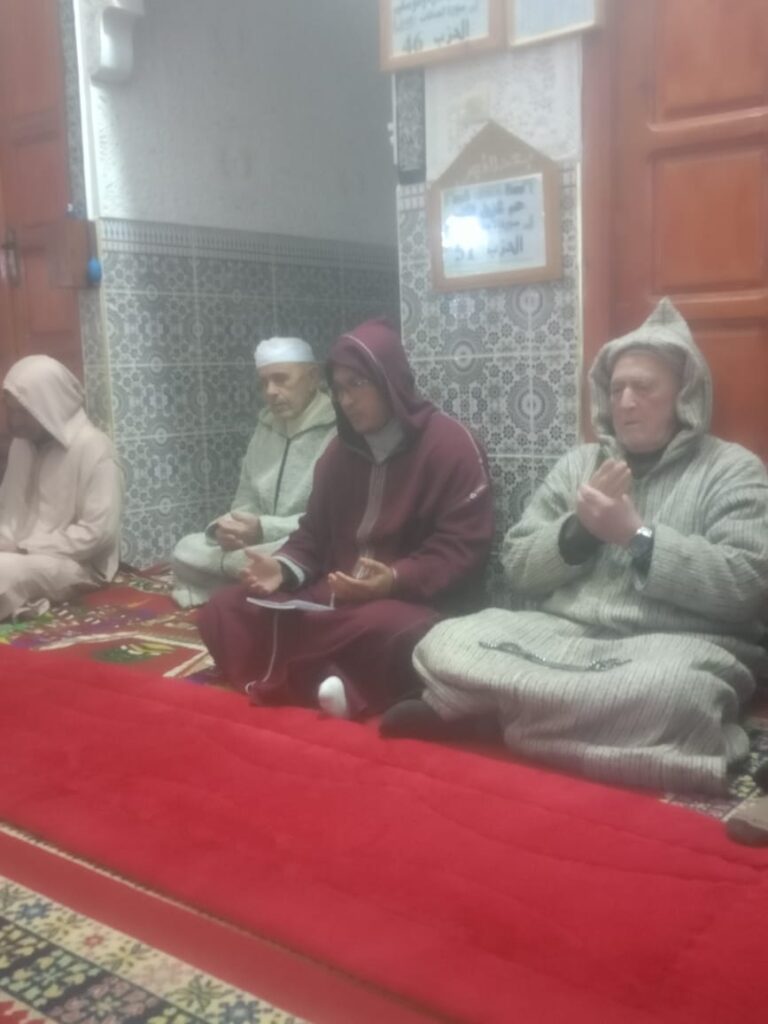 1000348155-768x1024 تقرير عن نشاط علمي في موضوع: مجلس للصلاة و السلام على رسول الله صلى الله عليه وسلم (إعداد: الإمام المرشد لحسن الدحدوحي)