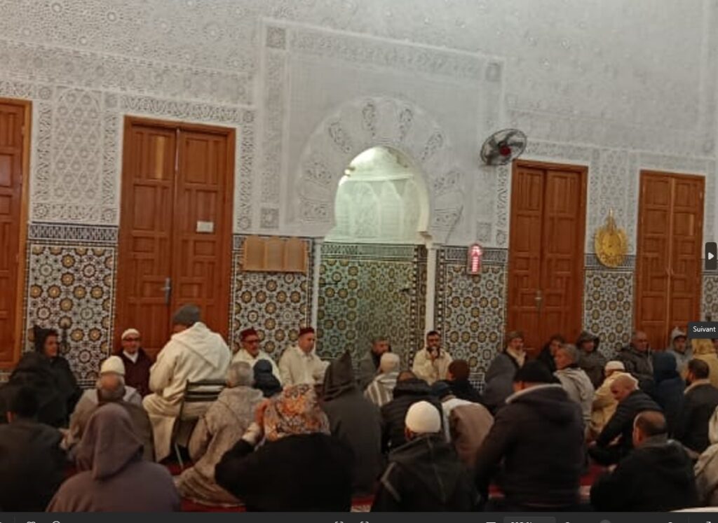 3-1-1024x747 تقرير عن نشاط علمي في موضوع: مجلس للصلاة على رسول الله صلى الله عليه وسلم (إعداد: ذ.عبد الرحيم الكتامي)