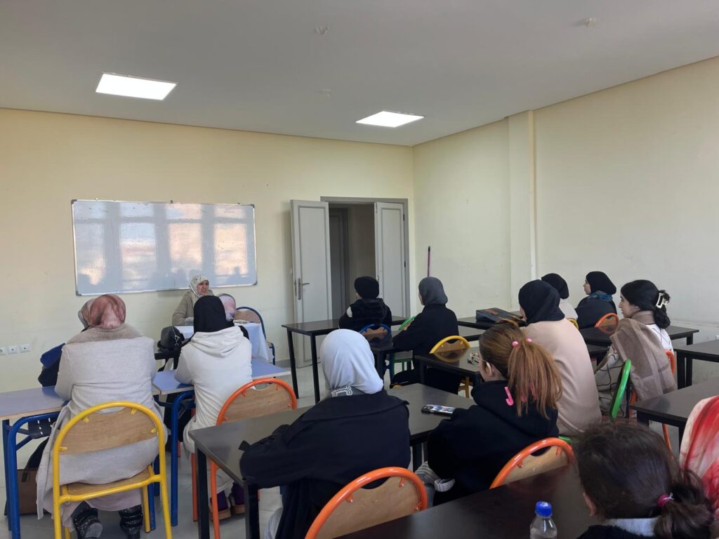 WhatsApp-Image-2026-01-08-at-21.27.53-1024x768 محاضر بعنوان: أسس استقرار الأسرة من خلال السيرة النبوية