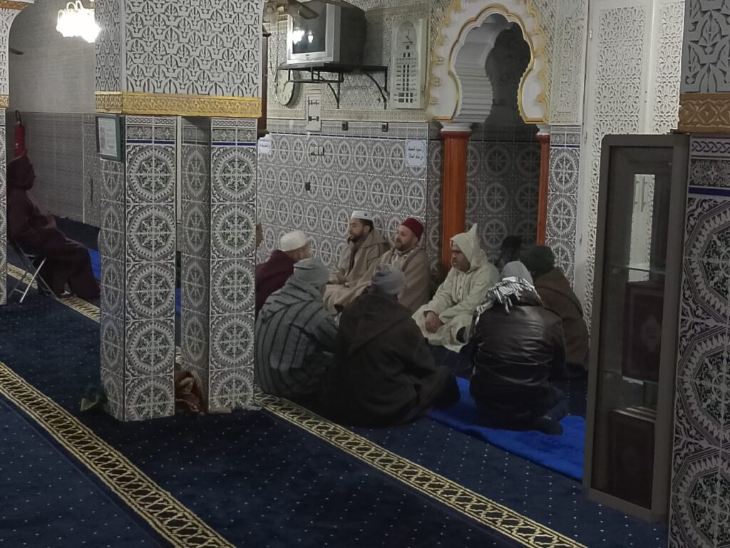 1000148544-1024x768 تقرير عن نشاط علمي في موضوع: مجلس للصلاة والسلام على رسول الله صلى الله عليه وسلم (إعداد: سعيد وردة)