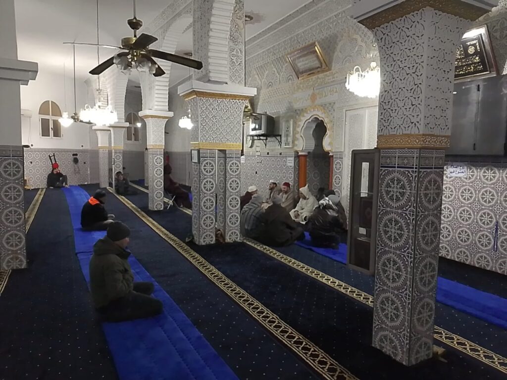 1000148547-1024x768 تقرير عن نشاط علمي في موضوع: مجلس للصلاة والسلام على رسول الله صلى الله عليه وسلم (إعداد: سعيد وردة)