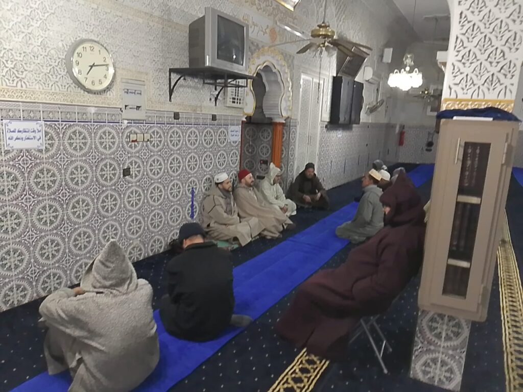 1000148550-1024x768 تقرير عن نشاط علمي في موضوع: مجلس للصلاة والسلام على رسول الله صلى الله عليه وسلم (إعداد: سعيد وردة)