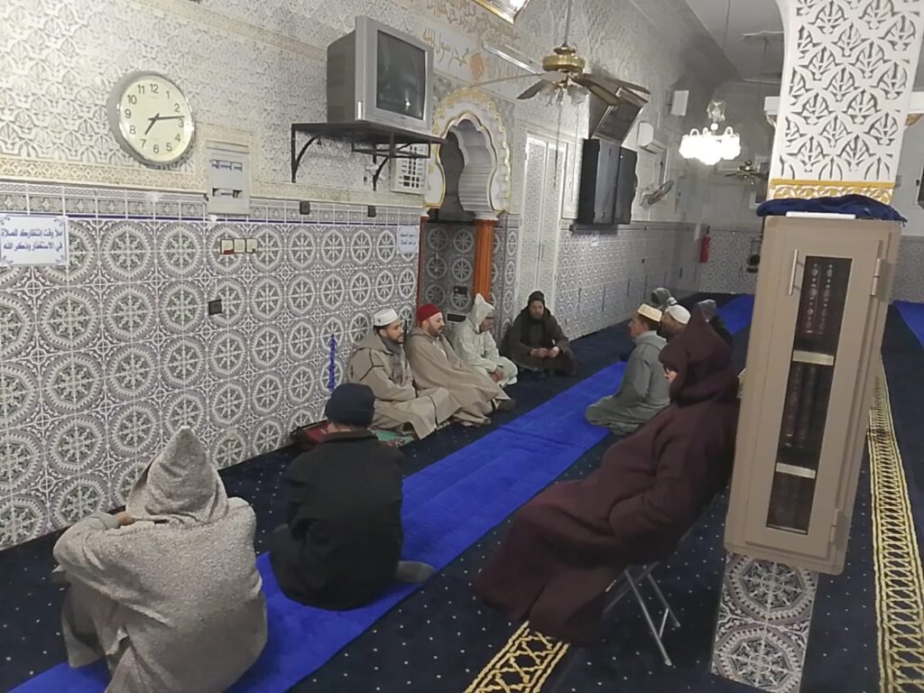 1000148553-1024x768 تقرير عن نشاط علمي في موضوع: مجلس للصلاة والسلام على رسول الله صلى الله عليه وسلم (إعداد: سعيد وردة)