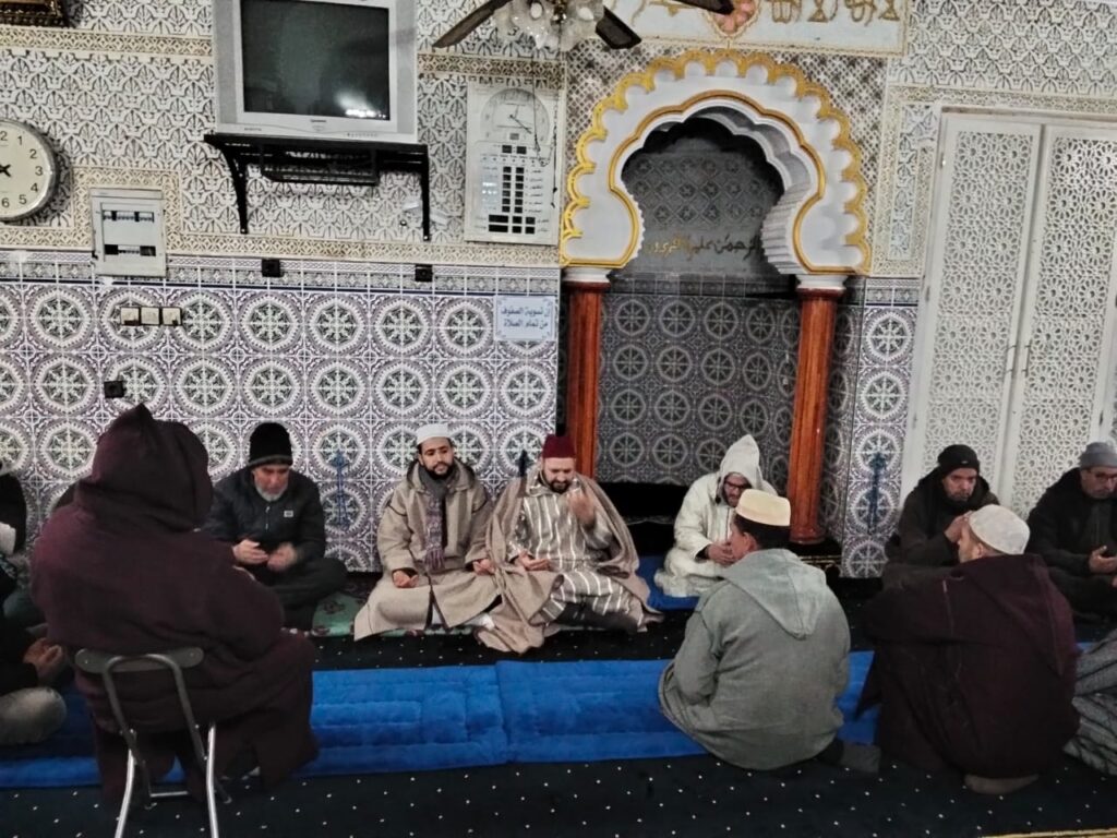 1000148587-1024x768 تقرير عن نشاط علمي في موضوع: مجلس للصلاة والسلام على رسول الله صلى الله عليه وسلم (إعداد: سعيد وردة)