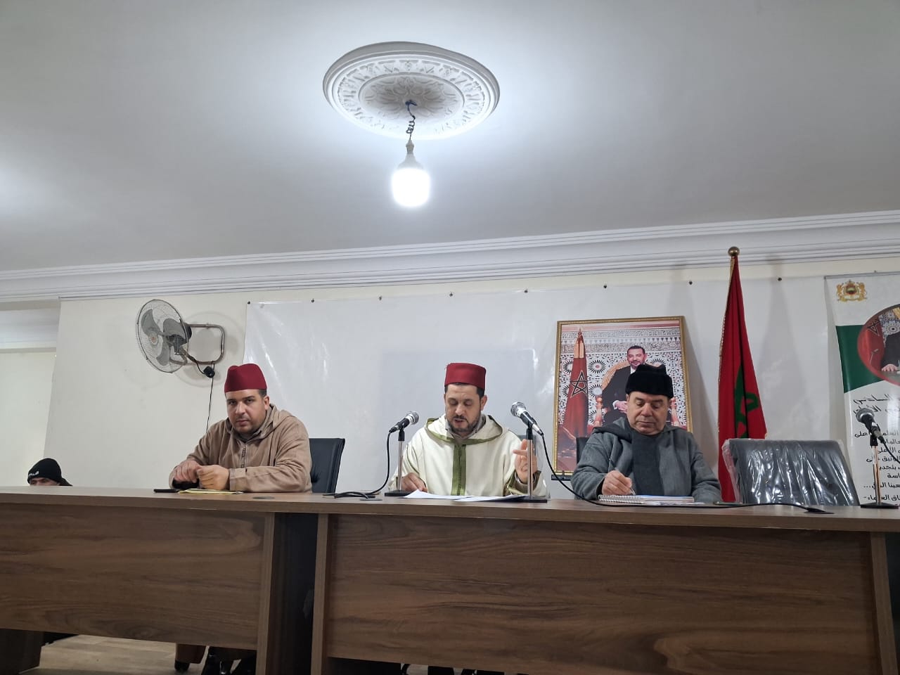 تقرير عن نشاط علمي في موضوع: لقاء تواصلي لفائدة المرشدين و المرشدات بعنوان :المحبة النبوية في سلوك الملوك العلويين من الولاء الروحي إلى السياسة الشرعية