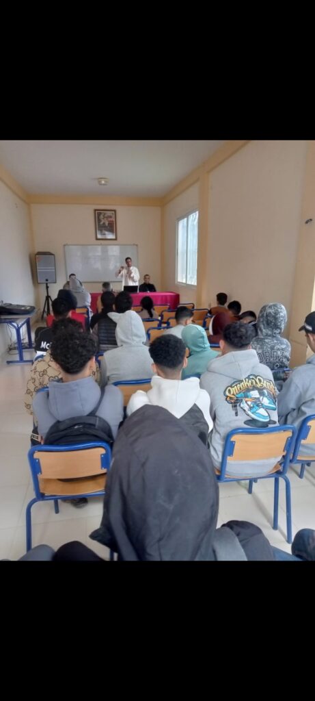 37782-1-461x1024 تقرير عن نشاط علمي في موضوع: السيرة النبوية وبناء الشخصية الوسطية المتوازنة" (إعداد: الإمام المرشد : محمد الطاهري)