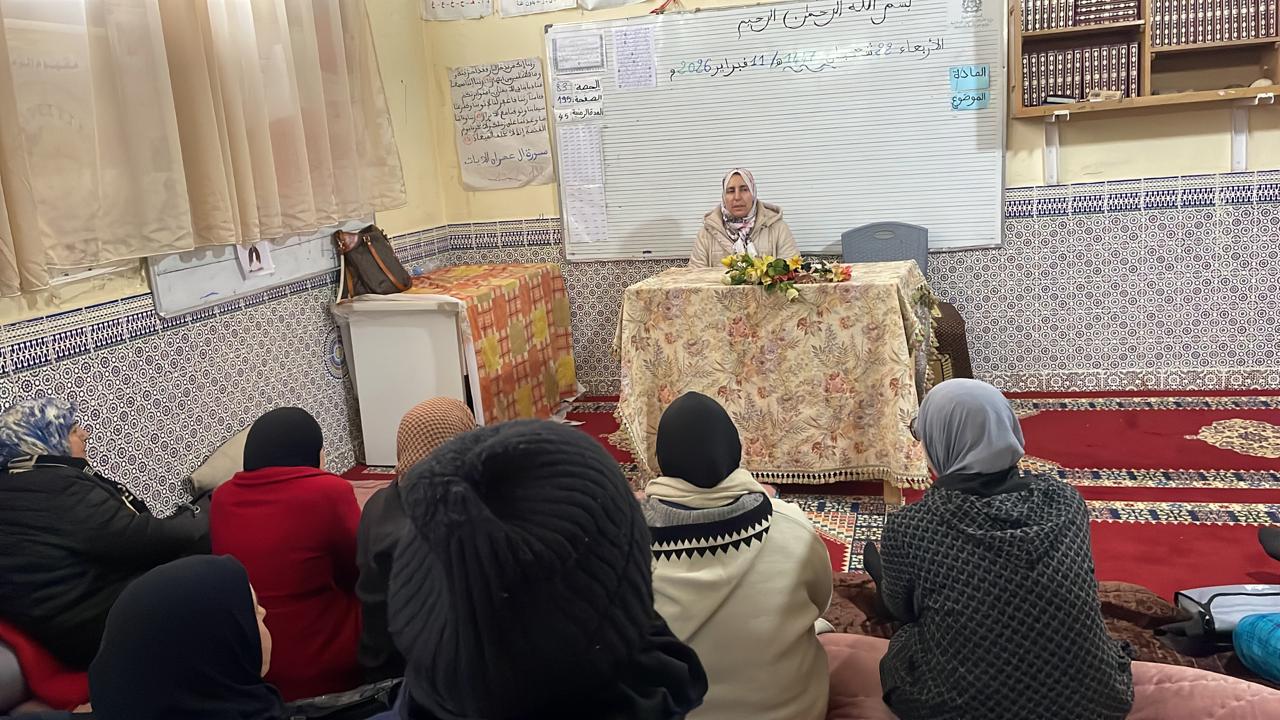 تقرير عن محاضرة بعنوان: التربية بالقدوة العملية .