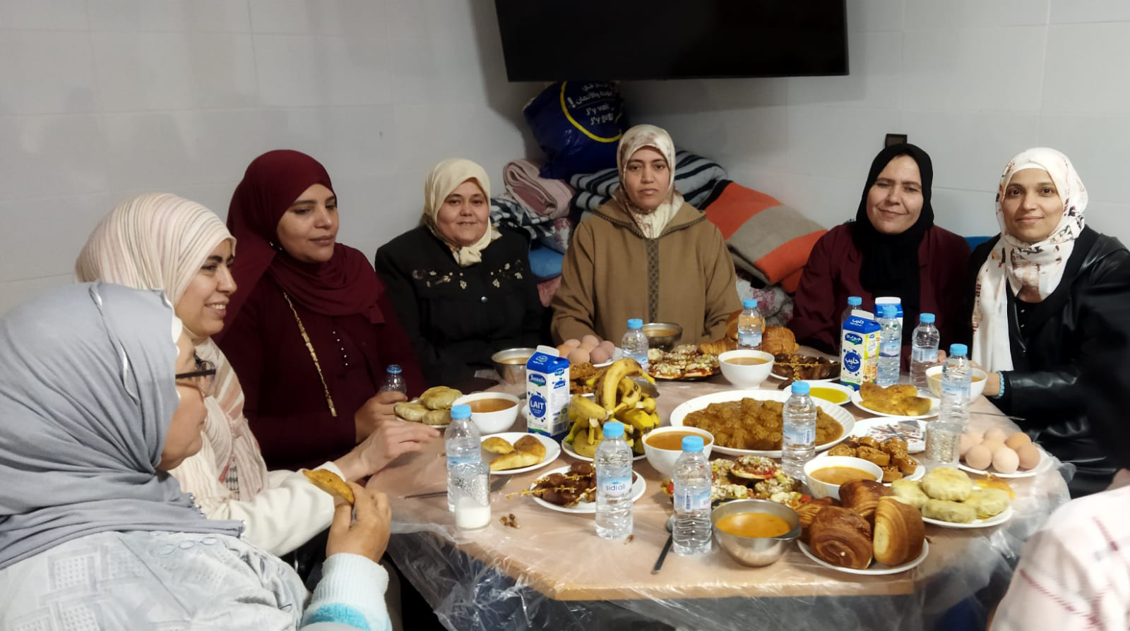 تقرير عن نشاط علمي في موضوع: وجبة إفطار بمركز الإسعاف الاجتماعي وادي أمليل (إعداد: المنسقة فاطنة حمويي)