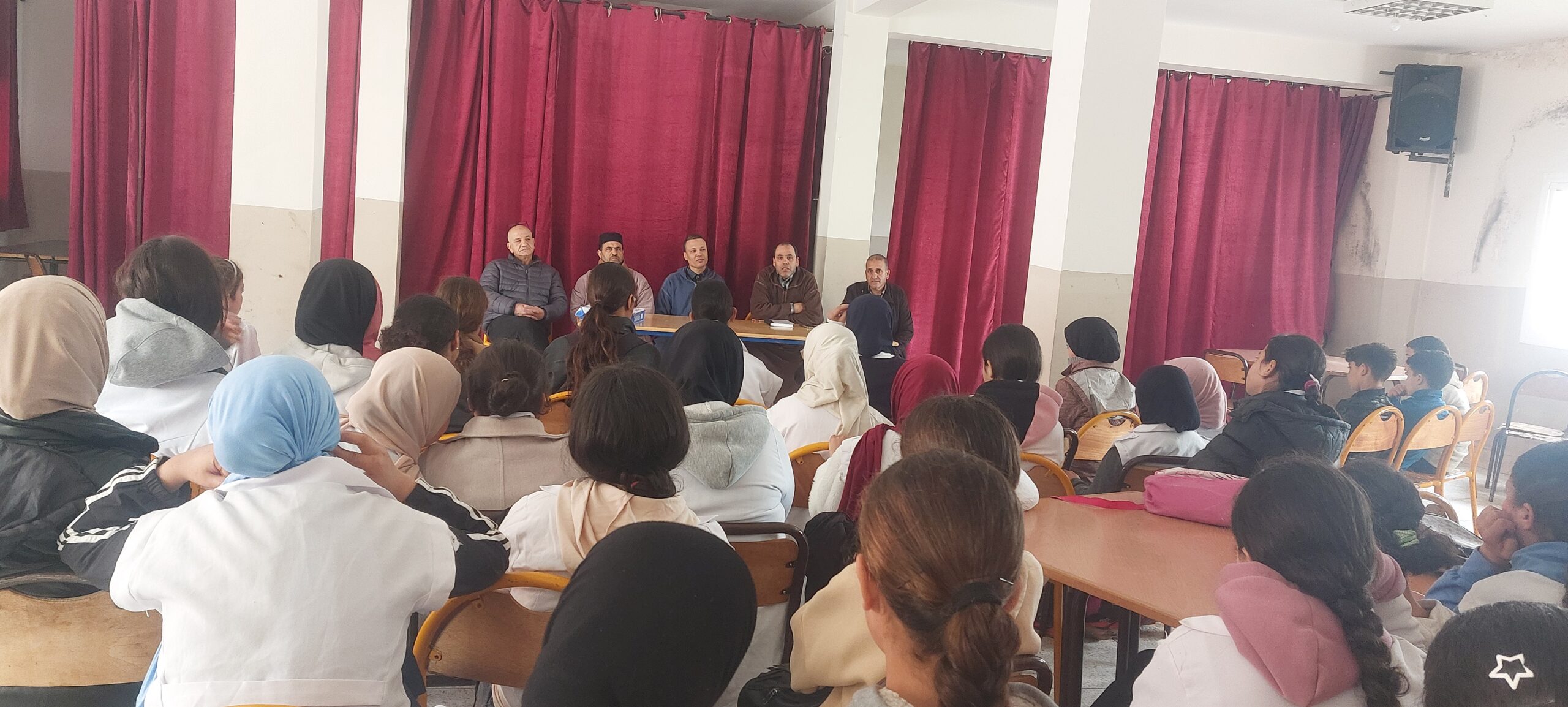 تقرير عن نشاط علمي في موضوع: السيرة النبوية وترسيخ العقيدة ( أدعيته نماذجا ) (إعداد: المرشد : نبيل بلفضيل)