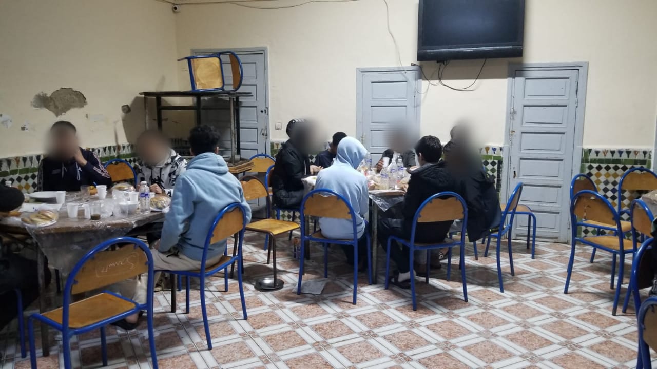 تقرير عن نشاط علمي في موضوع: عمل اجتماعي (إعداد: ذة : فاطمة مزوز عضو المجلس العلمي)