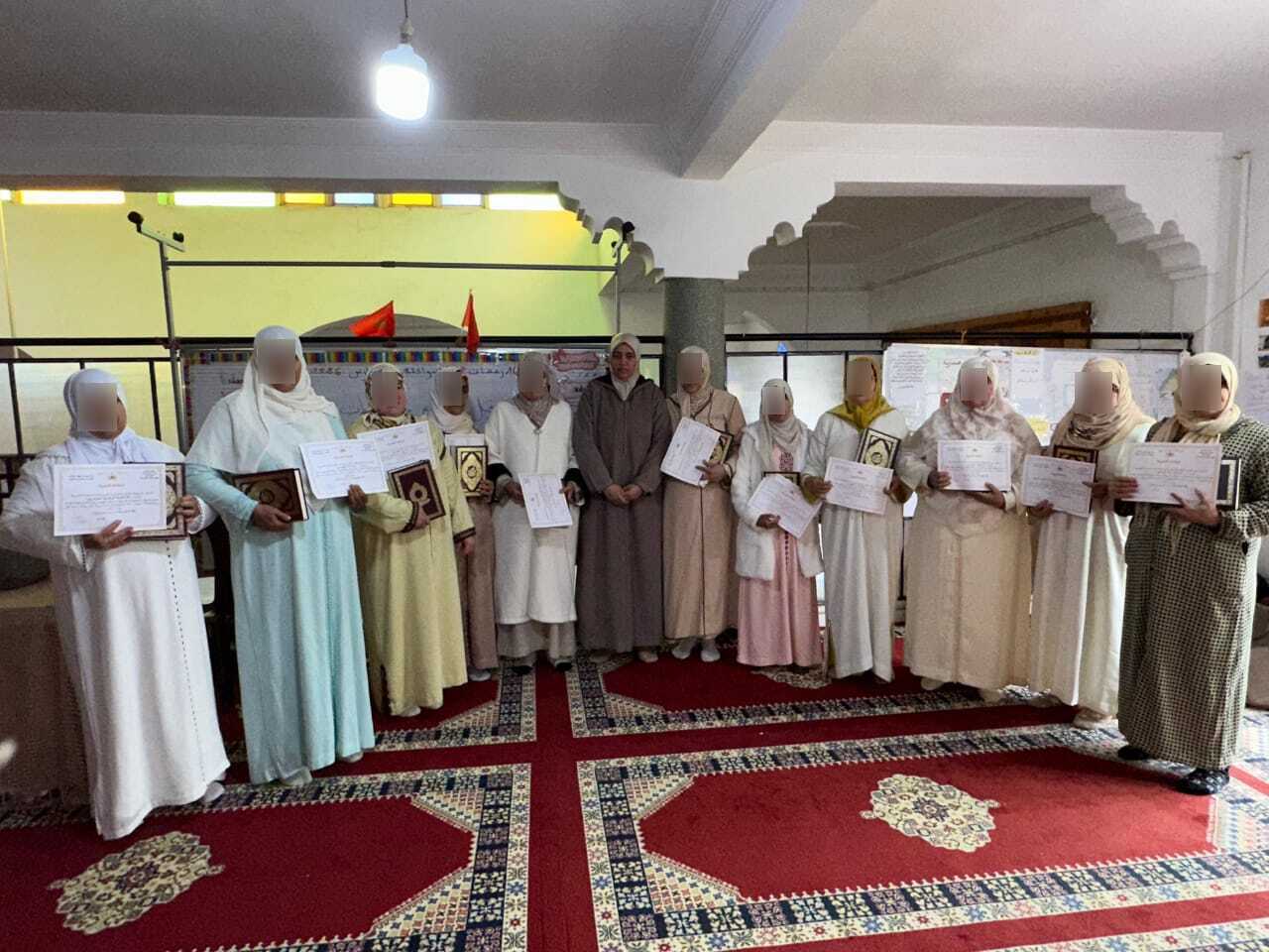 تقرير عن نشاط علمي في موضوع: حفل تكريم* حافظات سورة البقرة* بمسجد بلال بوادي امليا