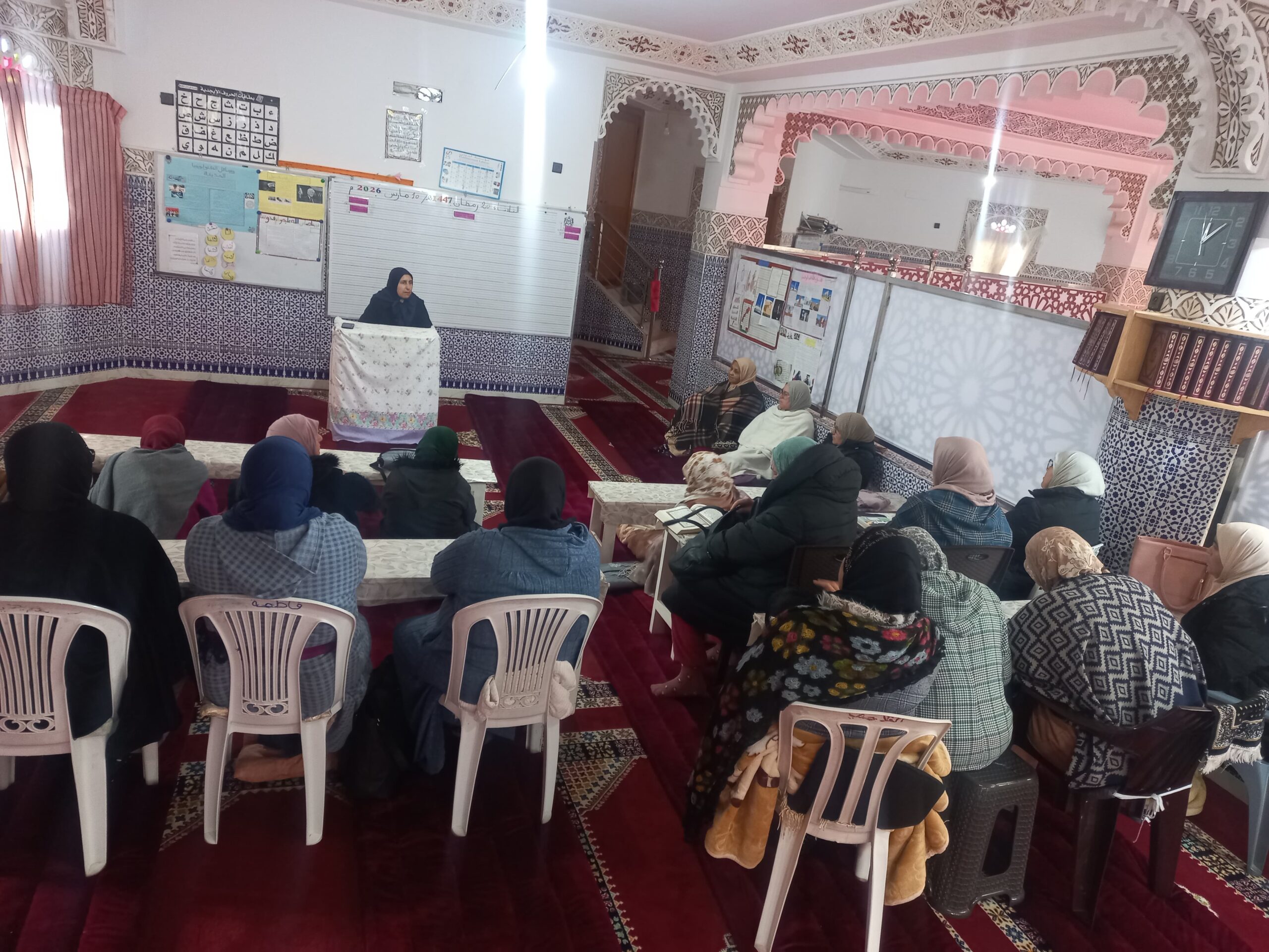 تقرير عن نشاط علمي في موضوع: محاضرة : فضل العشر الأواخر من رمضان. (إعداد: ذة : فاطمة مزوز عضو المجلس العلمي)