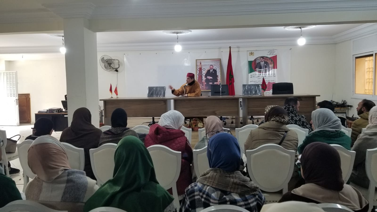 تقرير عن نشاط علمي في موضوع: دورة تكوينية ‏‎مستمرة في فقه العبادات لفائدة الواعظات ومؤطري ومؤطرات برنامج محو الأمية بمساجد تازة (إعداد: ذ محمد الأعرج)