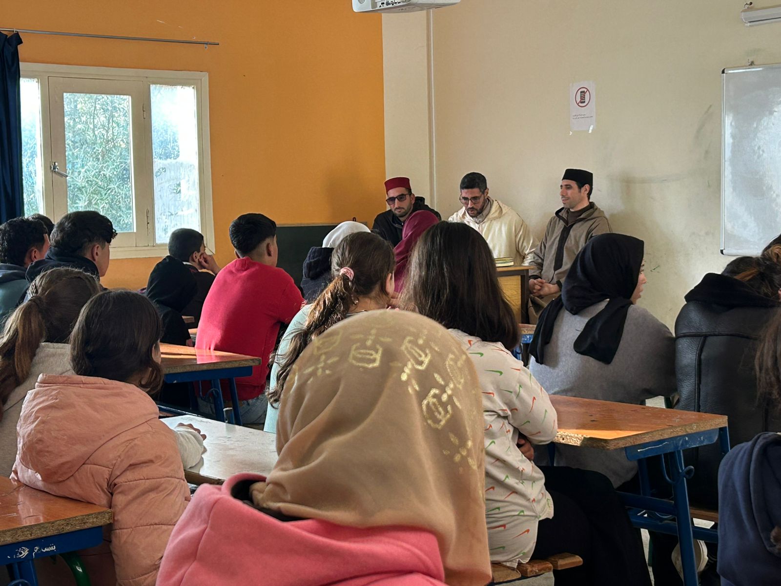 تقرير عن نشاط علمي في موضوع: السيرة النبوية وغرس القيم ورعايتها (إعداد: عبد الكريم المحيحش)