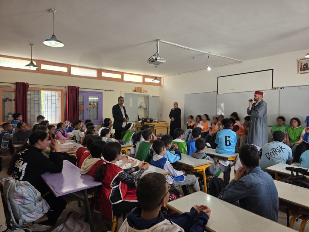 1000200877-scaled-1024x768 نشاط في موضوع: "يدا بيد من أجل بيئة سليمة" (إعداد: مونية اجبيلو)