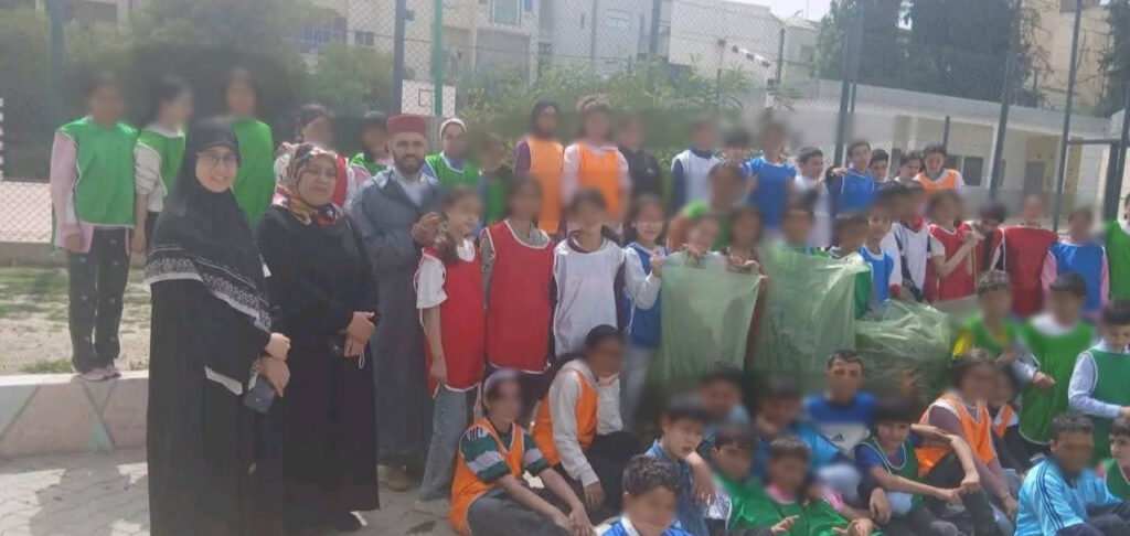 1000200884-1024x486 نشاط في موضوع: "يدا بيد من أجل بيئة سليمة" (إعداد: مونية اجبيلو)