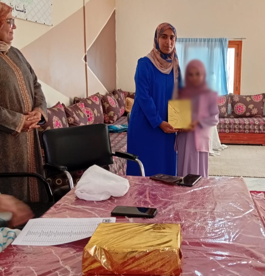 1000390055-1 نشاط في موضوع:الاحتفال باليوم العالمي للصحة، واليوم العالمي للكتاب وحقوق المؤلف، وتوزيع الجوائز على الفائزين في مسابقة الأيام الدراسية حول السيرة النبوية الشريفة (إعداد: الإمام المرشد عبد الحي المسعودي)