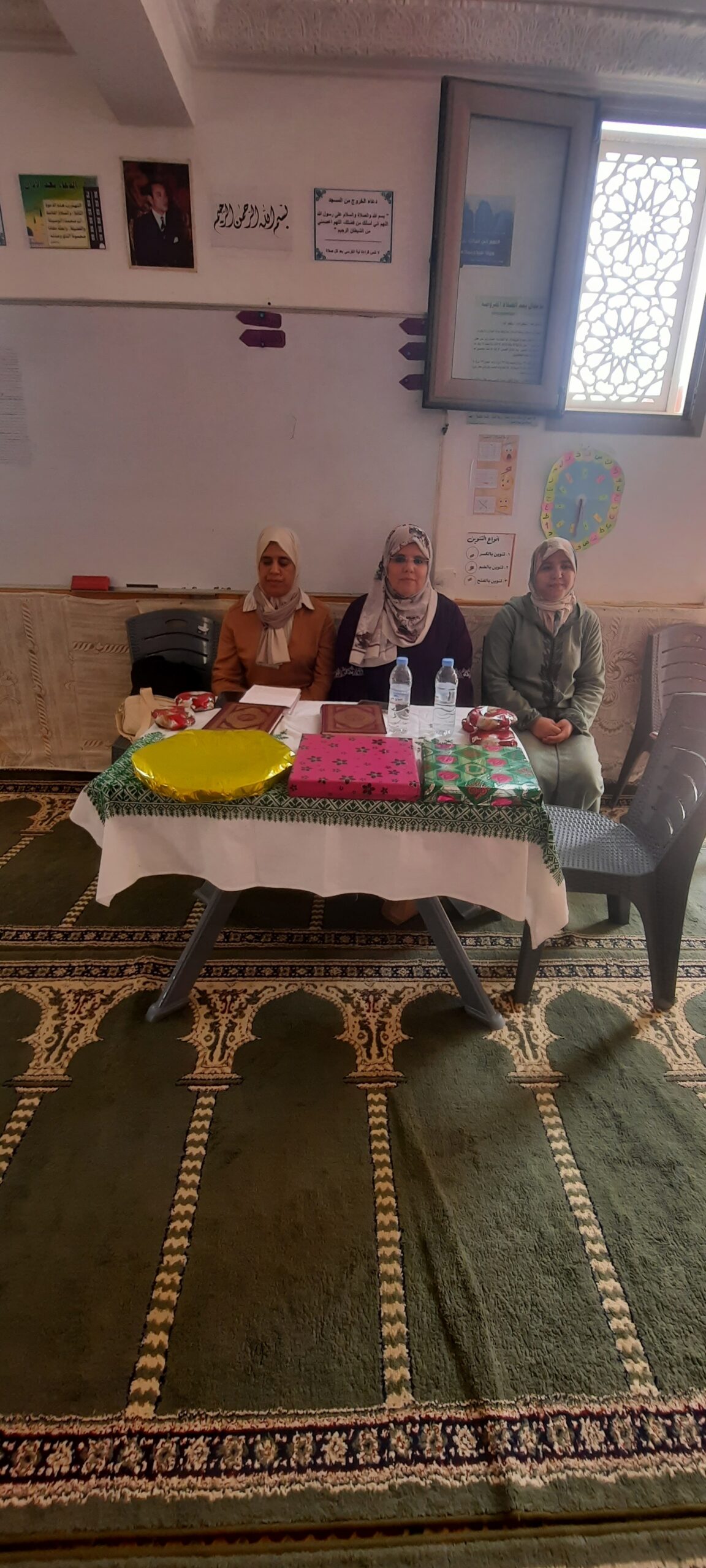 نشاط في موضوع: مسابقة قرآنية ومجلس ذكر وصلاة على رسول الله صلى الله عليه وسلم (إعداد: ابتسام القوح)