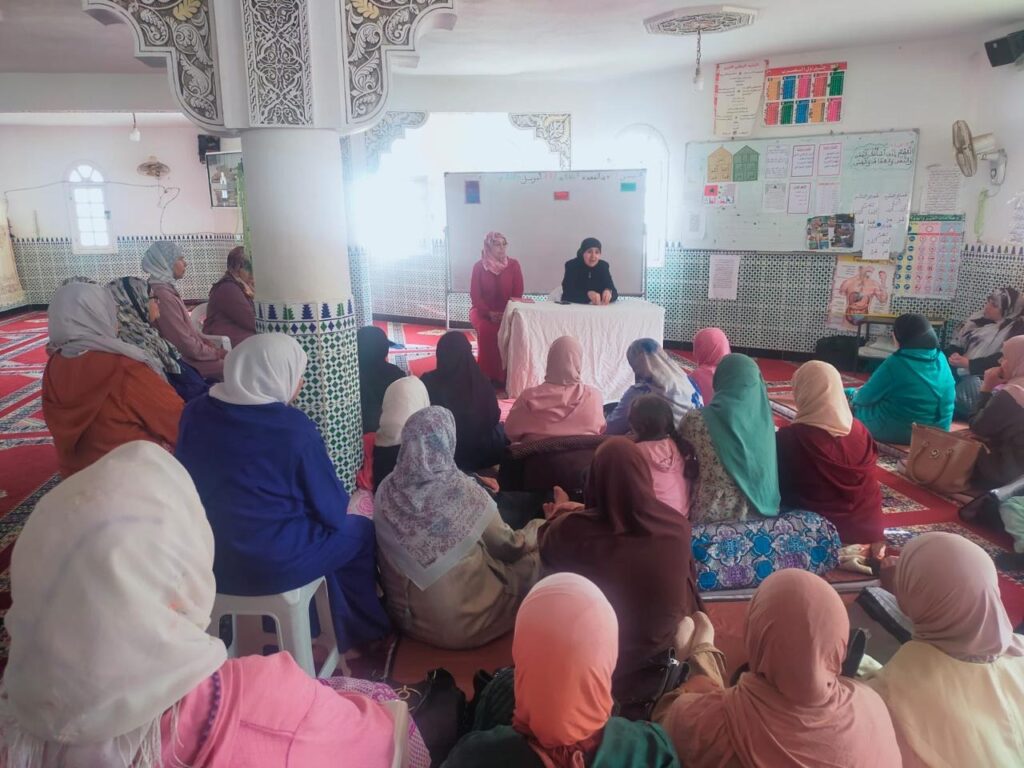 ص1-1024x768 نشاط في موضوع: مجلس الصلاة على رسول الله صلى الله عليه وسلم (إعداد: كريمة حبوبي عضو المجلس العلمي)