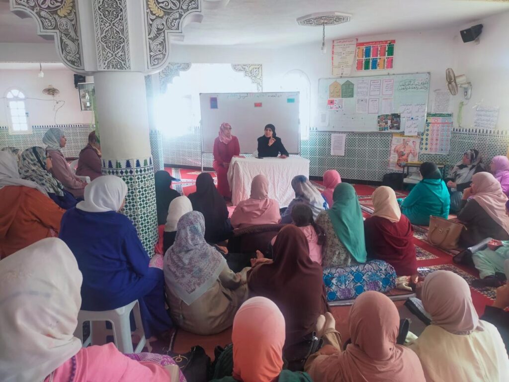 ص2-1024x768 نشاط في موضوع: مجلس الصلاة على رسول الله صلى الله عليه وسلم (إعداد: كريمة حبوبي عضو المجلس العلمي)