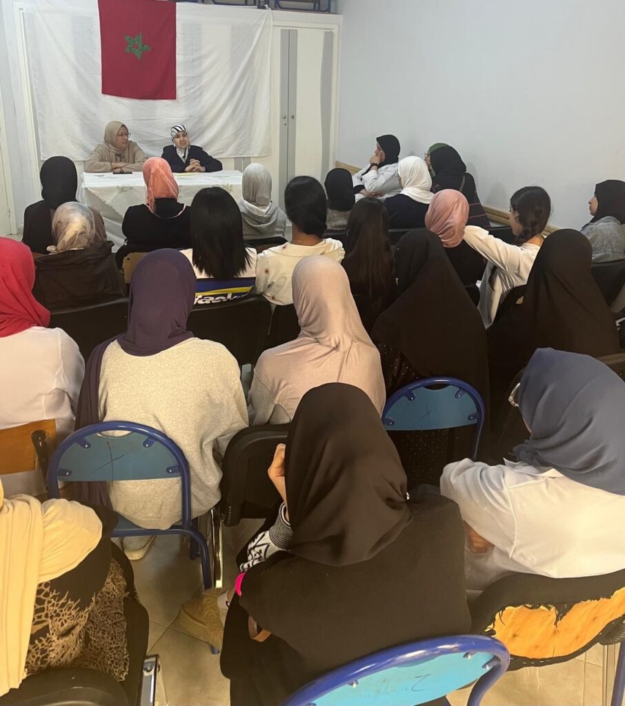 صورة-3-5-906x1024 نشاط في موضوع: دورة الصحابيات الجليلات في تبليغ الدعوة الإسلامية (إعداد: كريمة حبوبي)