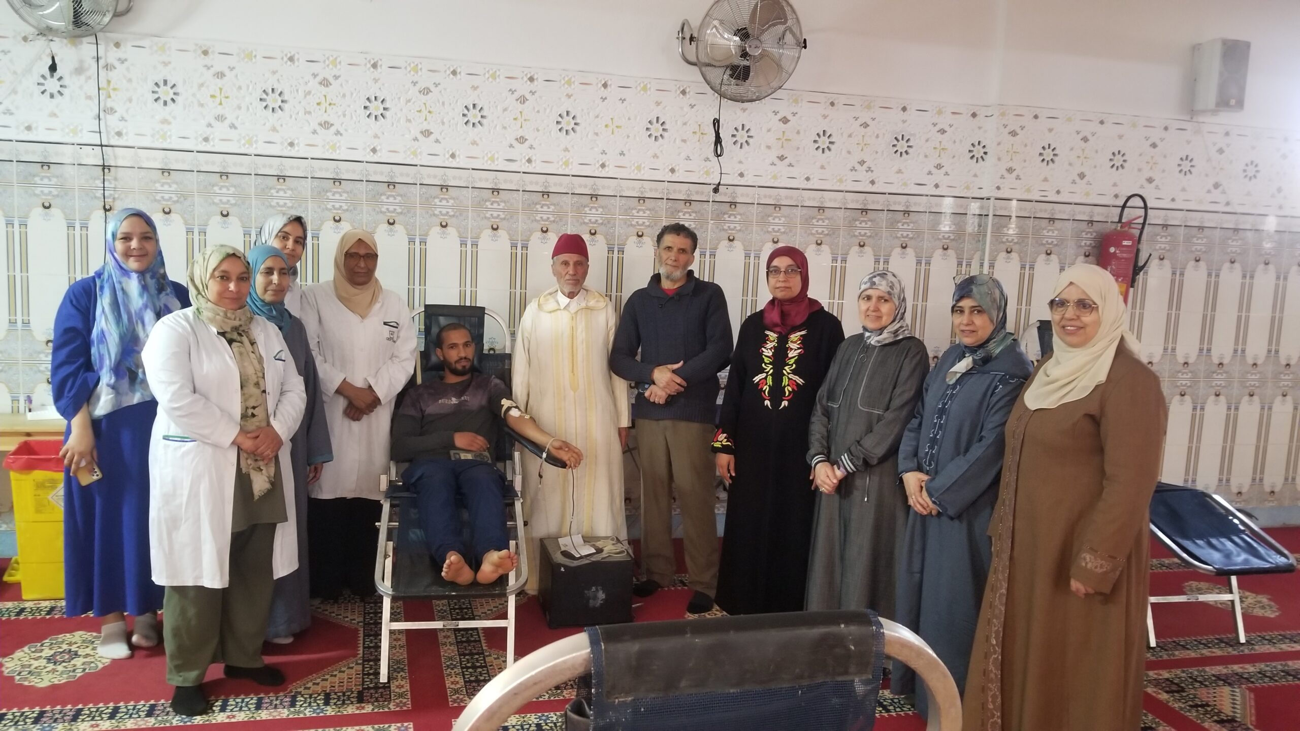 نشاط في موضوع: حملة التبرع بالدم (إعداد: ذة : فاطمة مزوز عضو المجلس العلمي)