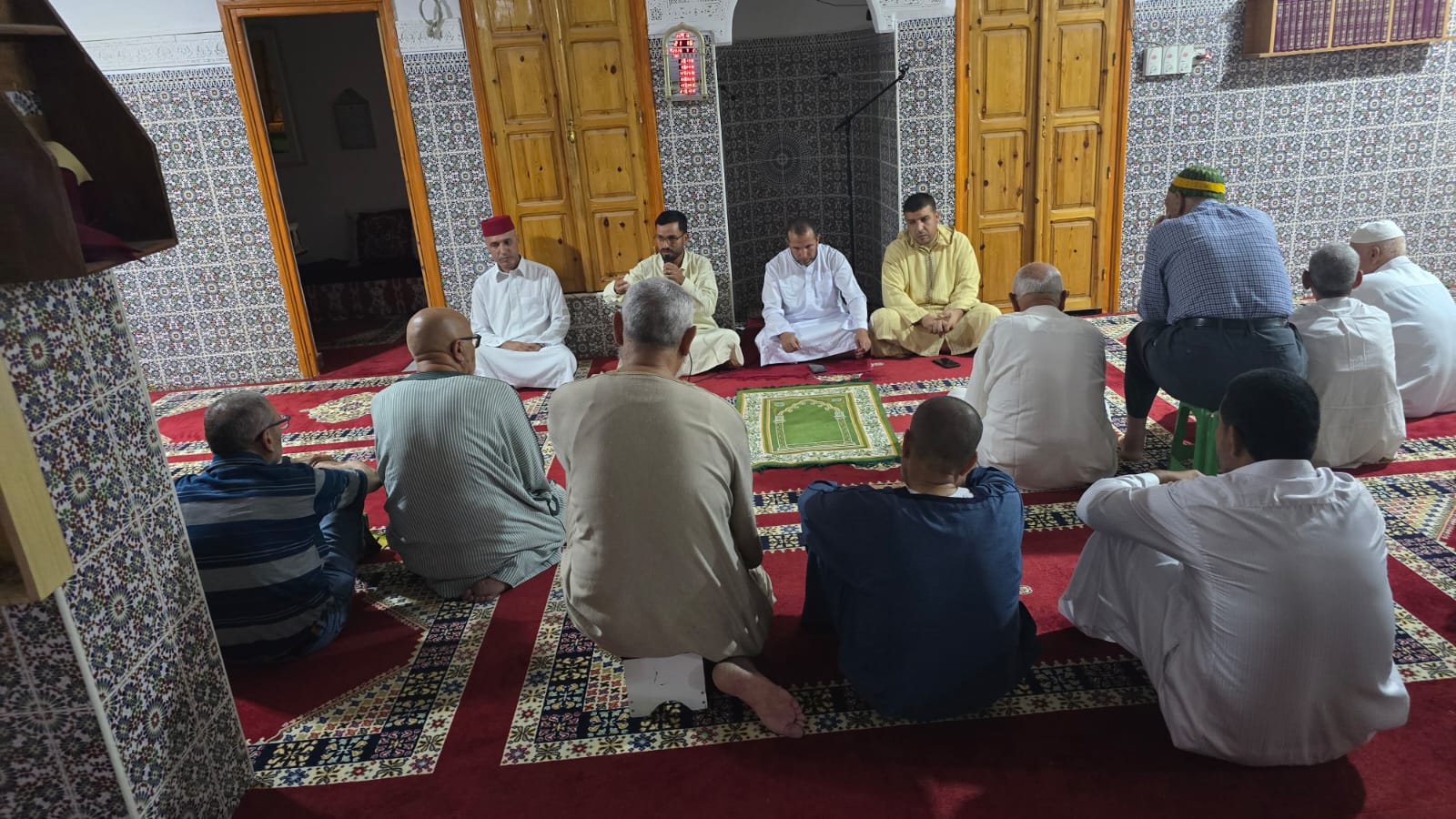 1000416340 نشاط في موضوع: الرحمة والعدل في السيرة النبوية الشريفة وأثرهما في تحقيق الحياة الطيبة (إعداد: يونس العلام)