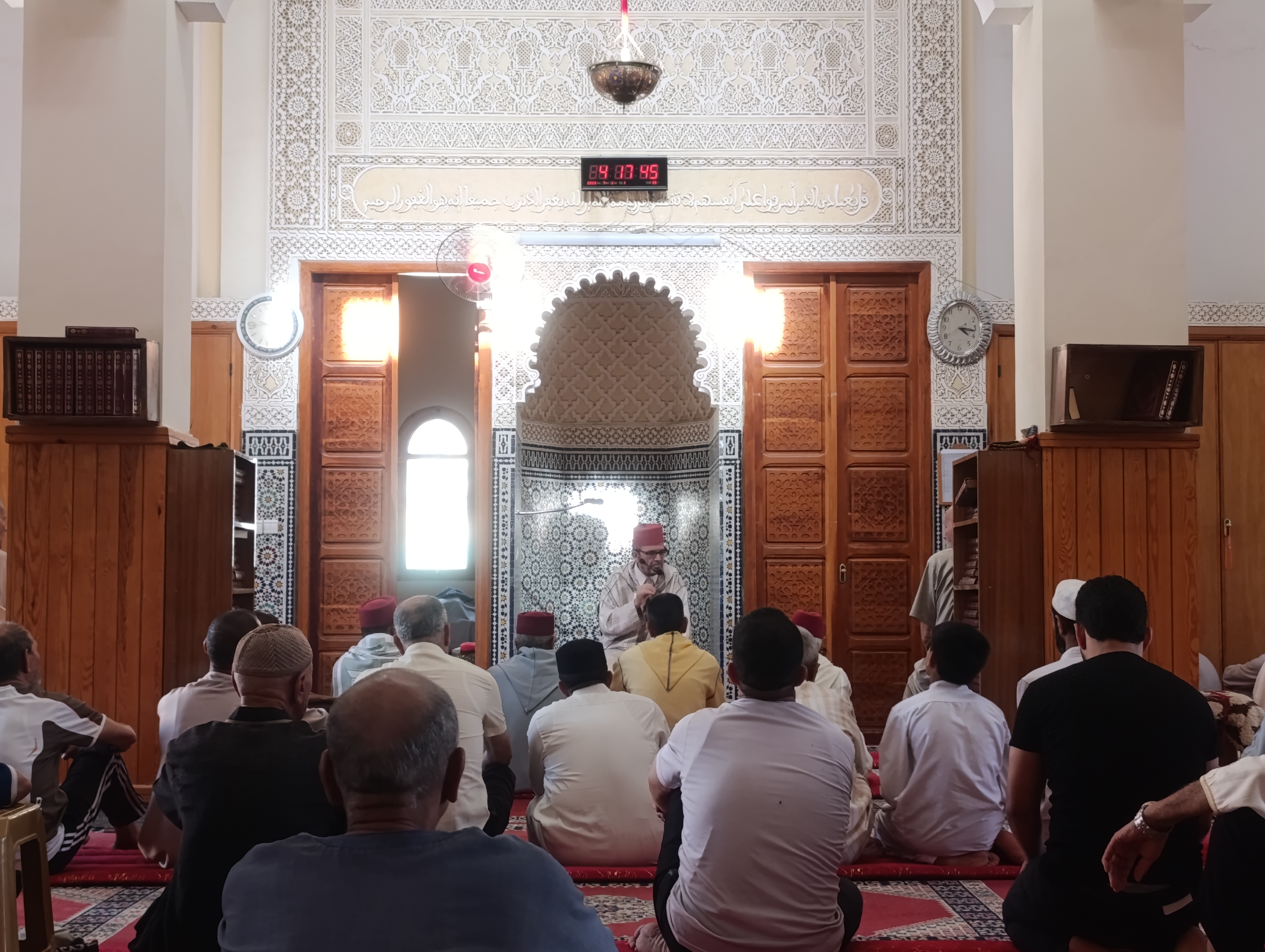 1000418396 نشاط في موضوع: التكافل الاجتماعي في الإسلام وأثره في تقوية أواصر المحبة والإيثار (إعداد: يونس العلام)