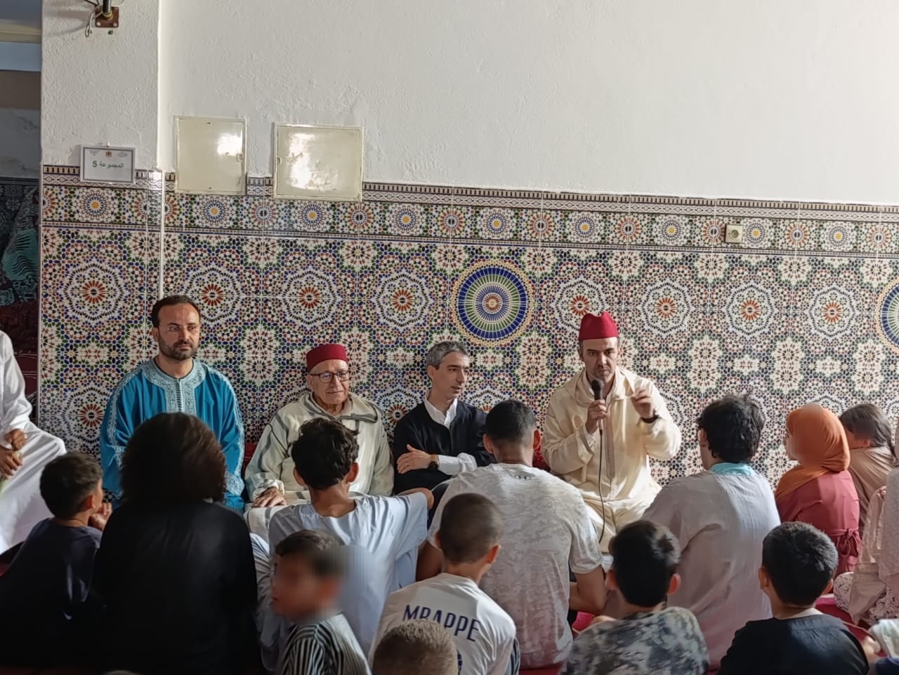 زيارة تواصلية تفقدية لمركز تحفيظ القرآن الكريم في إطار الدورة الصيفية بمجسد العباس بن عبد المطلب (إعداد: أحمد الدخيسي)