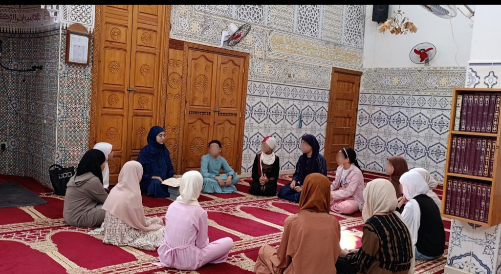 نشاط في موضوع: سرد وشرح الفصل العاشر من الباب الاول من القسم الثالث من كتاب الشفا بتعريف حقوق المصطفى صلى الله عليه وسلم (إعداد: حكيمة الدحماني)