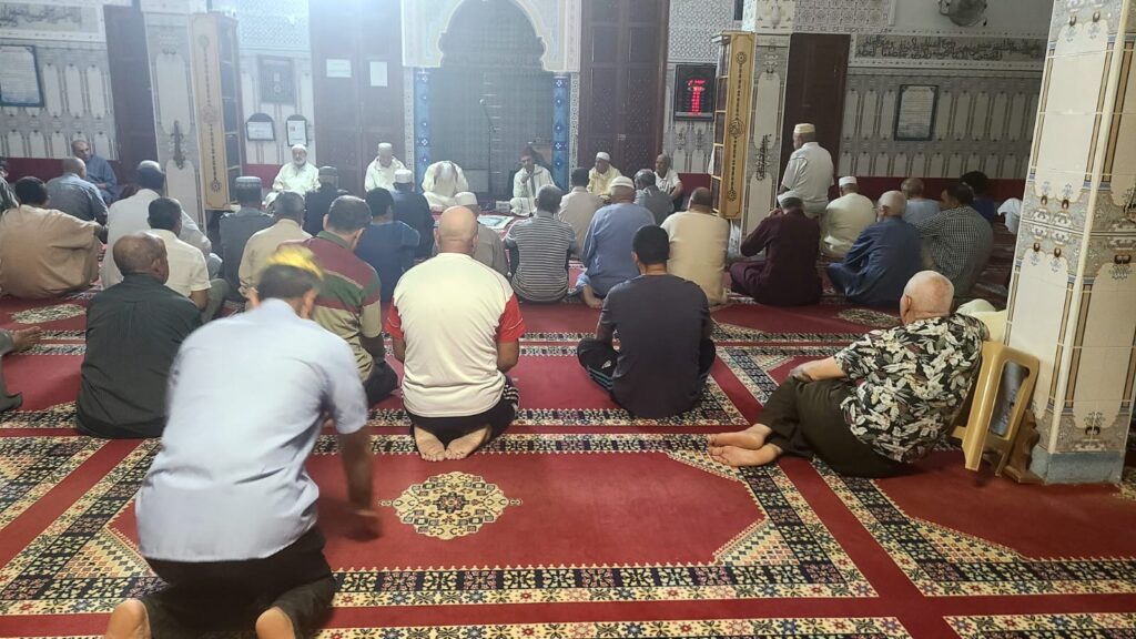 ed3f5dde-aec4-47e1-b39a-e426712a0436-1024x576 نشاط في موضوع: مجلس الصلاة على رسول الله صلى الله عليه وسلم ( إعداد: ذ أحمد الدخيسي)