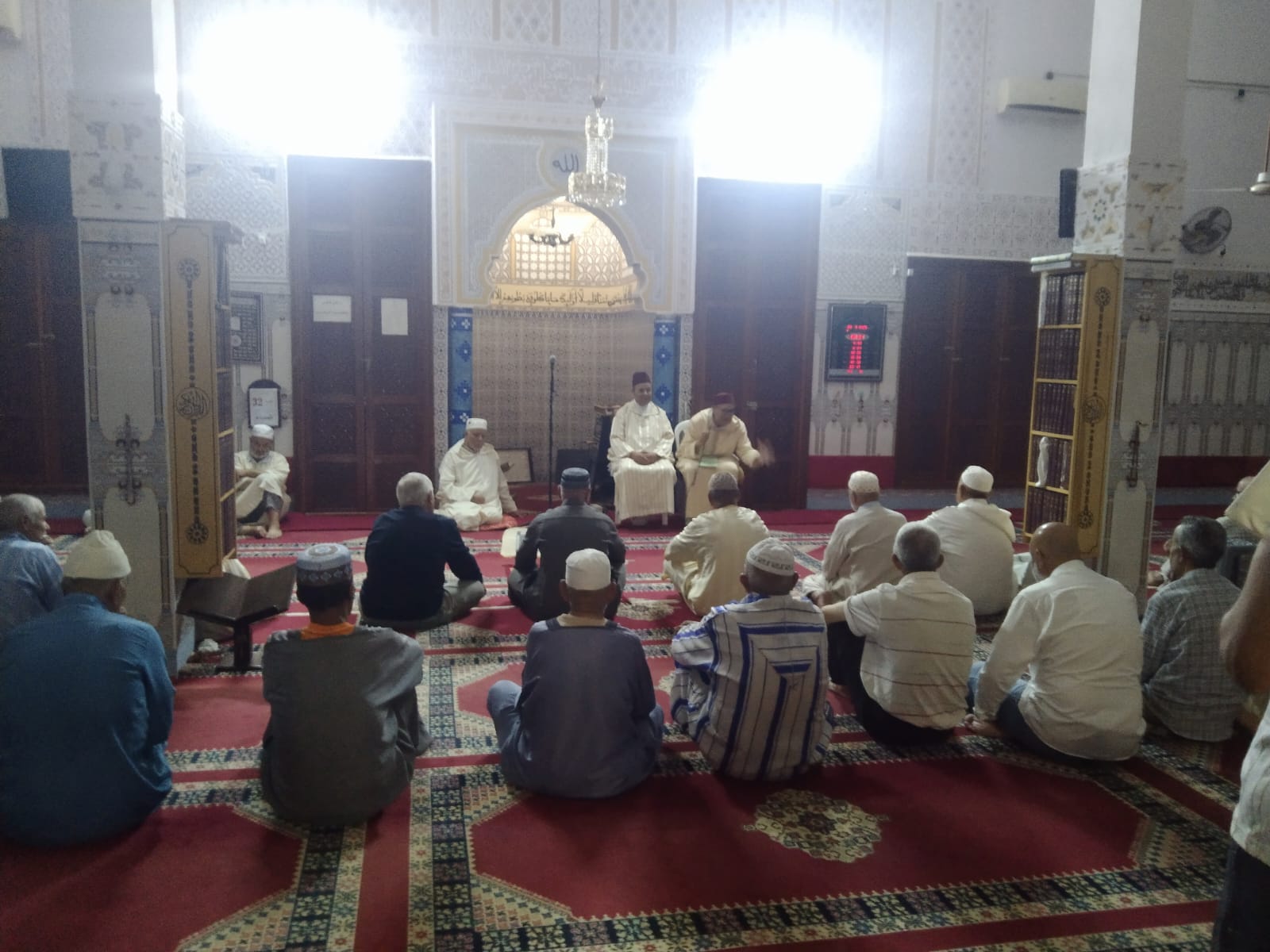 نشاط في موضوع: عمارة المساجد: فضلها وآدابها (إعداد: عبد اللطيف خروبة)