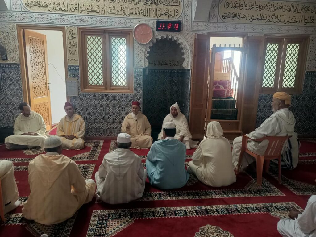 IMG-20261003-WA0035-1024x768 نشاط في موضوع: المسجد ودوره في ترسيخ قيم الأخوة والتكافل وتعزيز تماسك جماعة المسجد (إعداد: عبداللطيف الكعز)