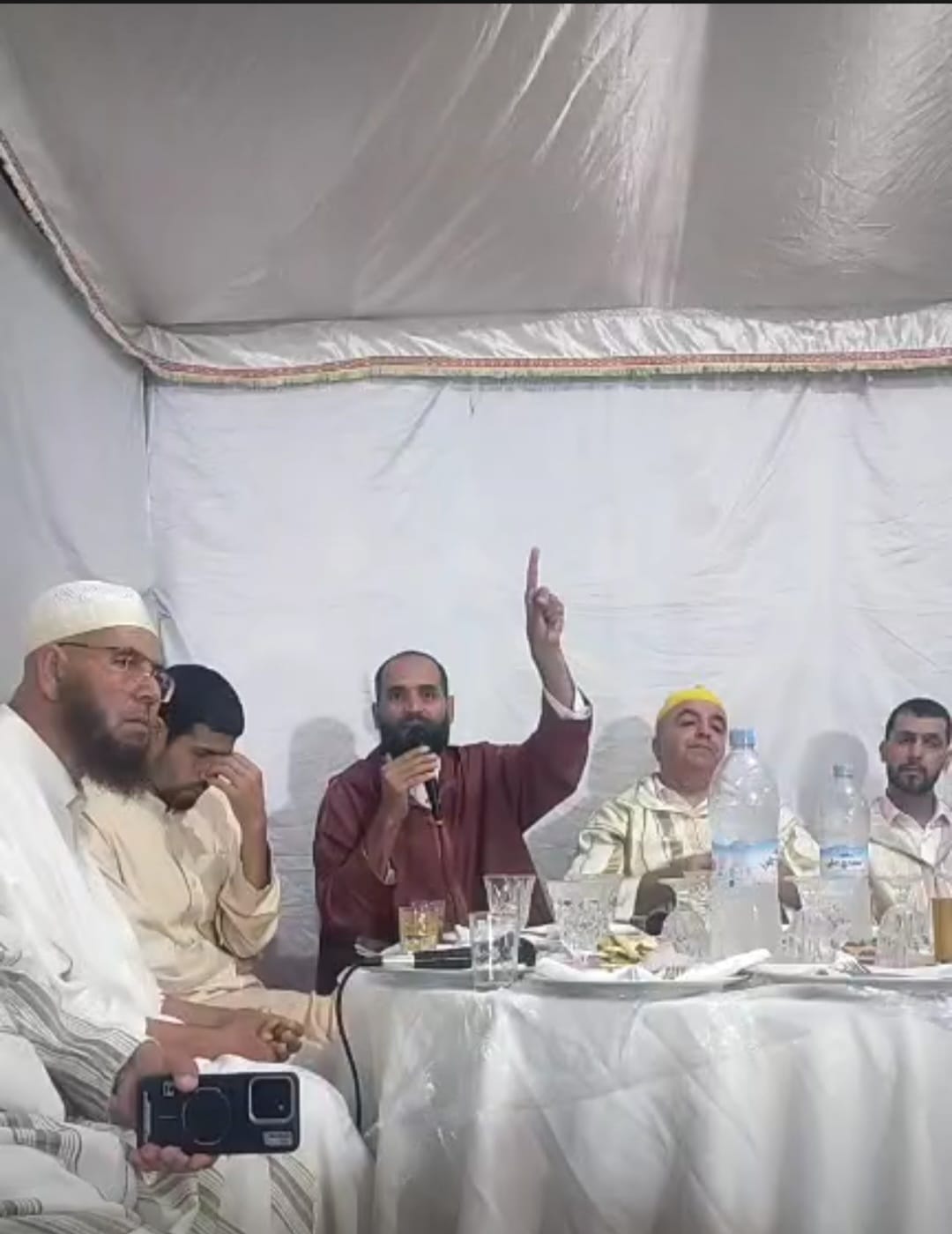 نشاط في موضوع: تربية الأبناء ودورها في الاستقرار الأسري (إعداد: علي المهاجي)